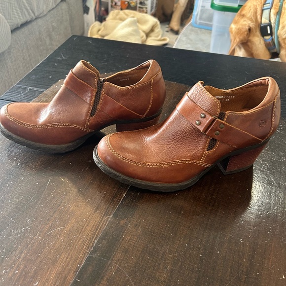 Womans Classic Brown Leather low Boots - Picture 2 of 5